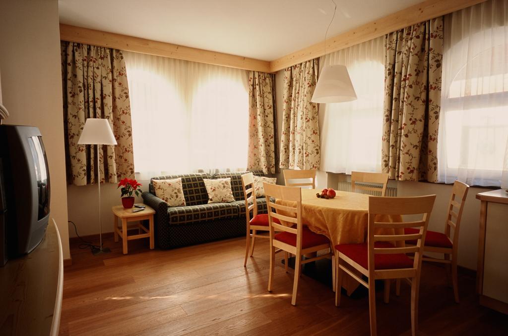 Residence Frea Selva di Val Gardena Ruang foto